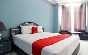 RedDoorz Syariah near Malioboro Mall